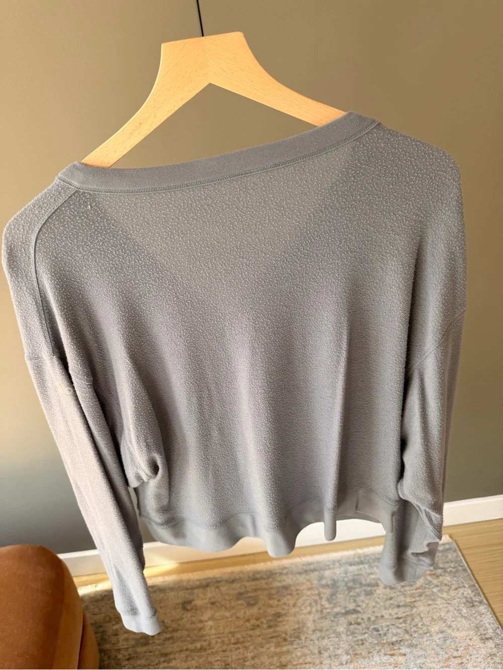 ALO Yoga Gray-Blue V-Neck Long Sleeve Henley Top - Size XS